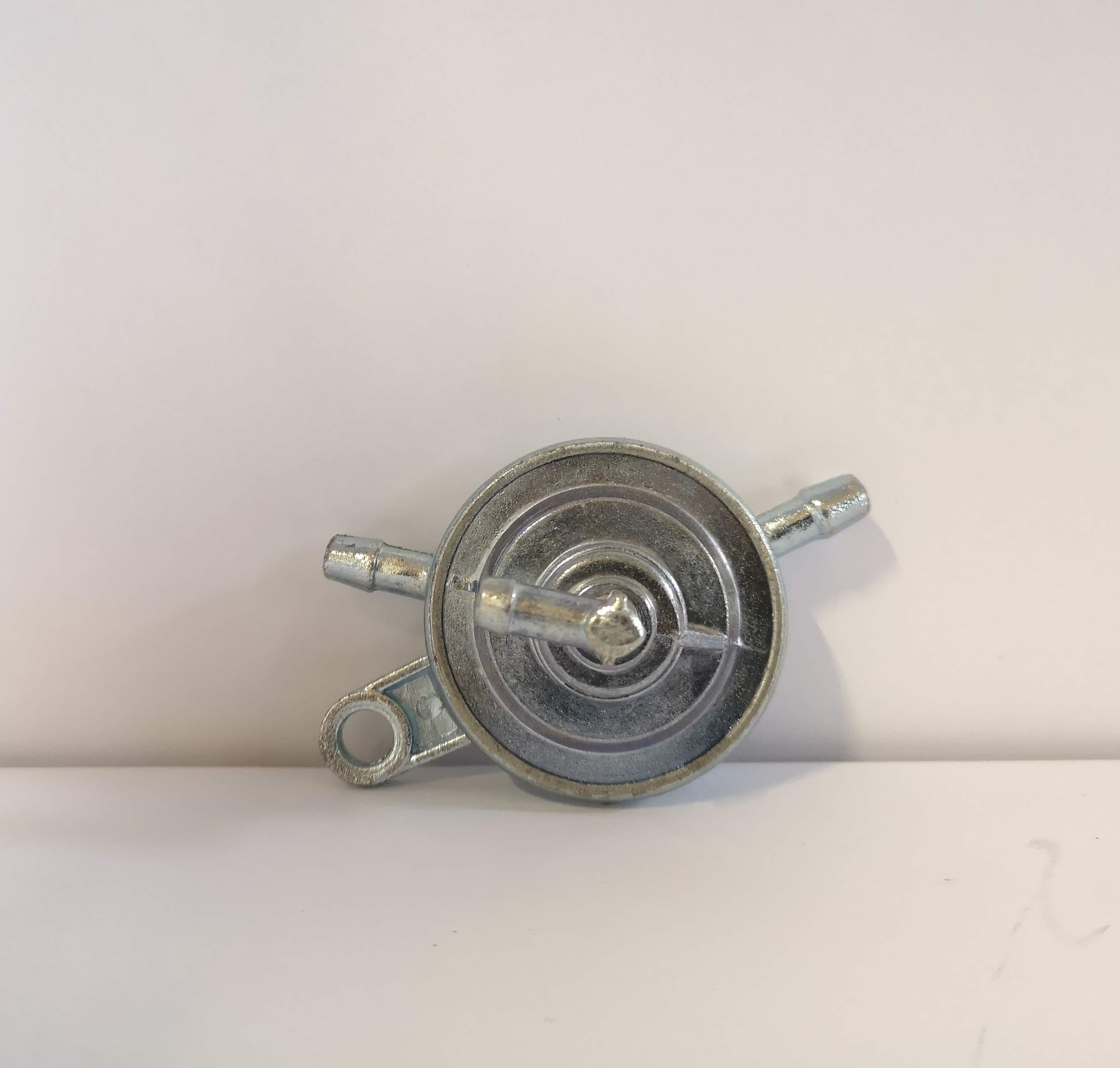 Вакум кранче за бензин