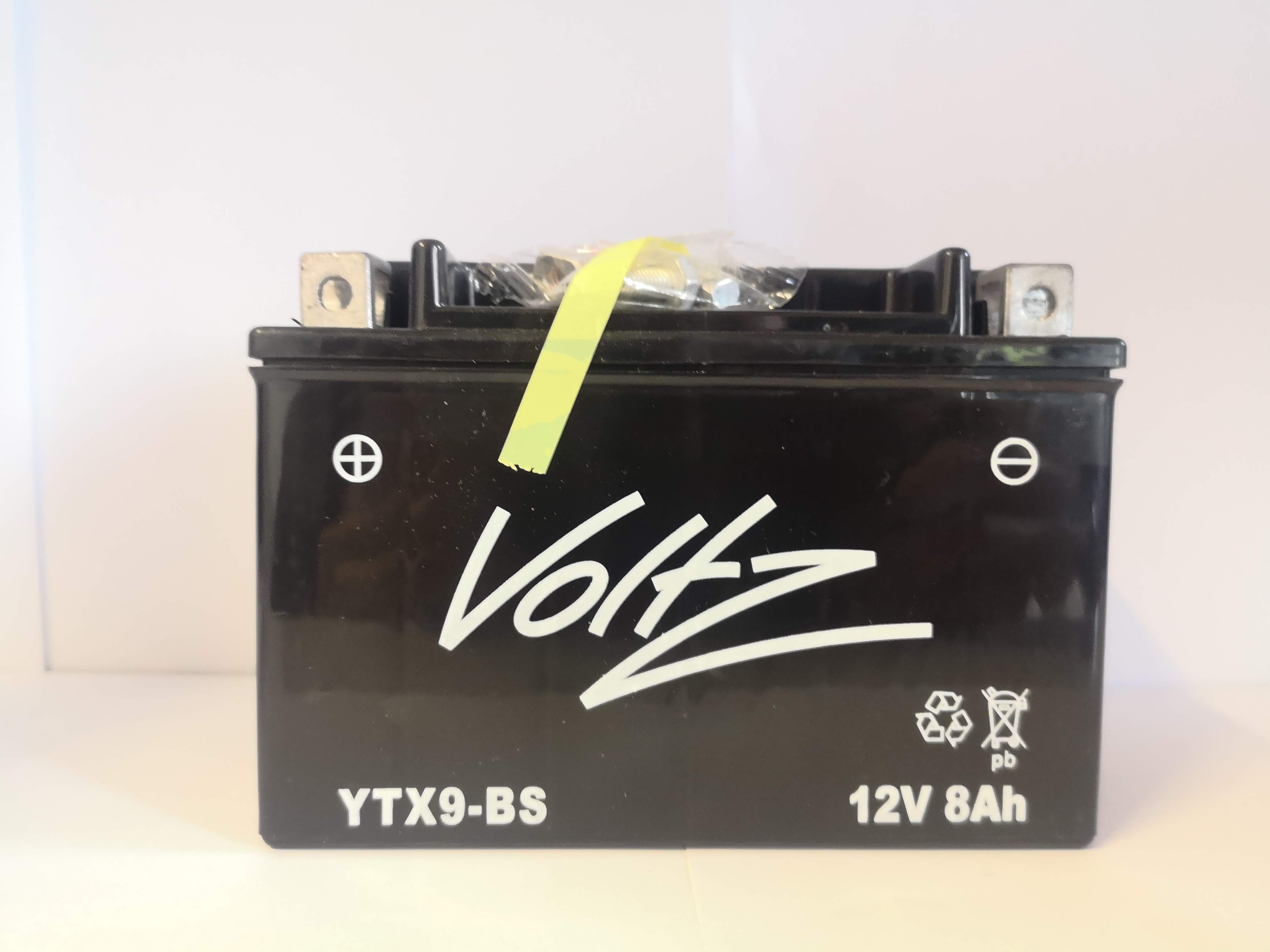 Гелов акумулатор DYNAVOLT 12V8Ah