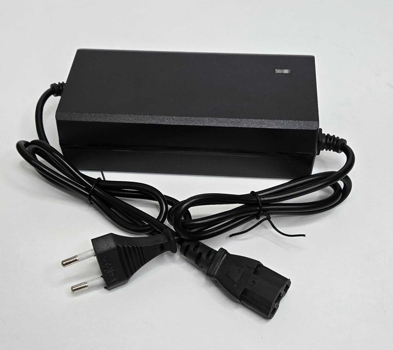 Зарядно за Li-ion батерия 48V 2A